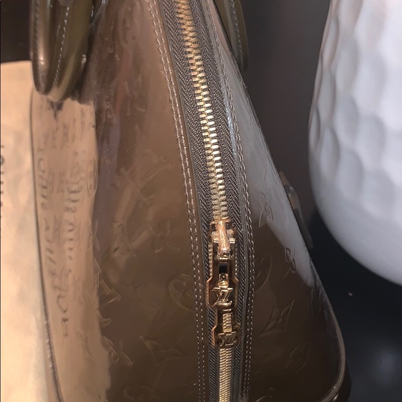 Louis Vuitton Vernis Alma - Picture 4 of 8